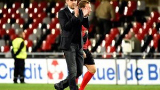 Favori&Outsider: Κερδίζει                                   κι ελπίζει