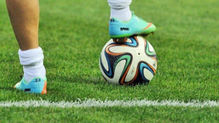 Η παράλυση                     των            πολλών…