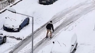 VIRAL: Νεαρός έκανε σκι σε δρόμο της Ευκαρπίας! (video)