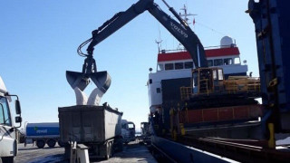 Έφτασε αλάτι αποχιονισμού από τη Μυτιλήνη στη Θεσσαλονίκη (ΦΩΤΟ)