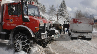 Η Πυροσβεστική μετέφερε 30 νεφροπαθείς στη Θεσσαλονίκη λόγω χιονιά