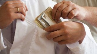 Θεσσαλονίκη: Συνελήφθη γυναικολόγος - ογκολόγος για «φακελάκι»