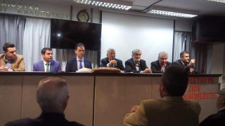 Τζίκας: "Η διαιτησία περνάει δύσκολα                           χρόνια"