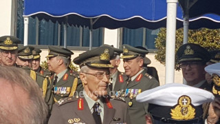 Νέα αδιαθεσία για τον νέο Α/ΓΕΣ – Αποχώρησε υποβασταζόμενος (ΒΙΝΤΕΟ)