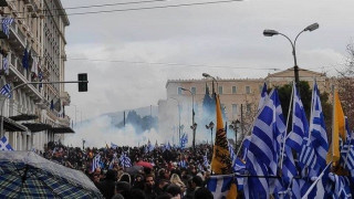 Ένωση Ελλήνων Χημικών προς Τσίπρα: «Επικίνδυνη η χρήση δακρυγόνων»