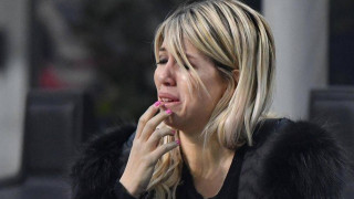 Πέτρα από οπαδούς στο αυτοκίνητο της Γουάντα Νάρα λόγω Ικάρντι