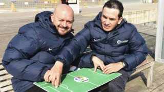 Ρίγος στο «Καμπ Νου» με τον τυφλό οπαδό της Μπαρτσελόνα! (ΒΙΝΤΕΟ)