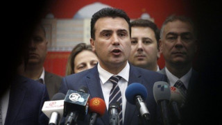 Η σημαία του NATO στα Σκόπια - Σε εκκρεμότητα η ρηματική από την Αθήνα