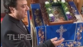 Ο Βασίλης Τερλέγκας ψέλνει το «Υπερμάχω» με κλαρίνο σε εκκλησία! (vid)