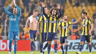 Betshow: Συνεχίζει το κυνηγητό η                                Λοριάν