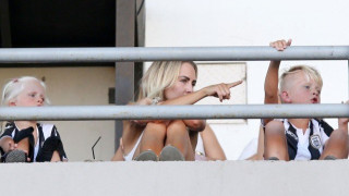 Η κυρία Βέρνμπλουμ πανηγύρισε στο σπίτι τη μεγάλη νίκη του ΠΑΟΚ (vid)