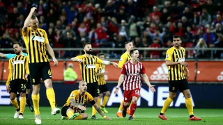 Η μπάλα παραμένει                       στο γήπεδό του