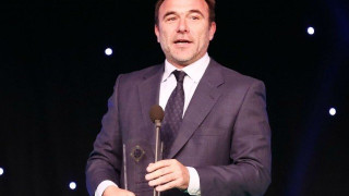 «Καρφιά» Πέτρου Κόκκαλη                    για Μαρινάκη