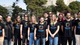 Θεσσαλονίκη: Ανθρώπινη αλυσίδα κατά του ρατσισμού στην Παραλία! (ΦΩΤΟ)