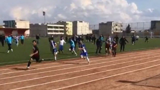 Ξύλο που θυμίζει... μποξ σε αγώνα ερασιτεχνικού στην Τουρκία (vid)