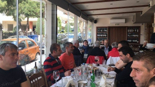 Τραπέζι για τον               ποδοσφαιρικό Αρη (pics)