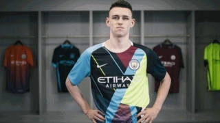 Εξωπραγματικό: Στη Σίτι χώρεσαν 9 φανέλες σε μία! (Pics)