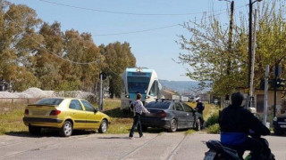 Το παρκάρισμα του αιώνα στον Πύργο: Σταμάτησαν το... τρένο! (ΦΩΤΟ)
