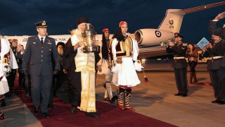 Με τιμές                  αρχηγού κράτους η υποδοχή του Αγίου Φωτός