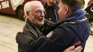 Θερμός εναγκαλισμός Σαββίδη με Κούγια!         (pics)