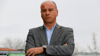 LIRA 100:Πίστη για παραμονή στην                                Τσάβες