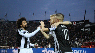 Και τώρα… μία και καμία  για τη στέψη του νέου βασιλιά