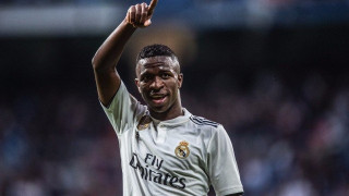 Επιστρέφει             ο                   Βινίσιους