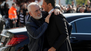 Αποθέωσε                      Λουτσέσκου ο Ιβάν Σαββίδης