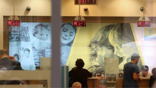 Νέο ωράριο από τις 2 Μαΐου στις τράπεζες για τις συναλλαγές του κοινού