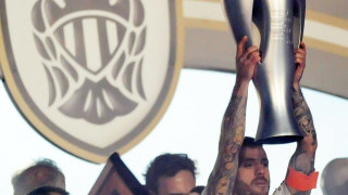 Δεν είναι απλός       αρχηγός αλλά μια προσωπικότητα