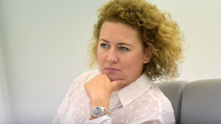 Εκθείασε  την                   Γκοντσαρόβα για Χατσερίντι