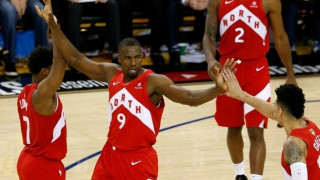 «Αγκαλιά» με τον τίτλο          οι Ράπτορς (video)