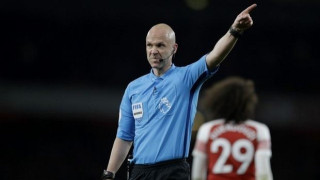 Αυτός σφυρίζει το                        Ελλάδα-Ιταλία