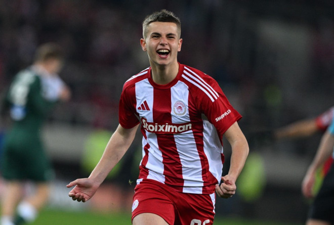 A Bola: «Στη λίστα της Πόρτο ο Μουζακίτης»